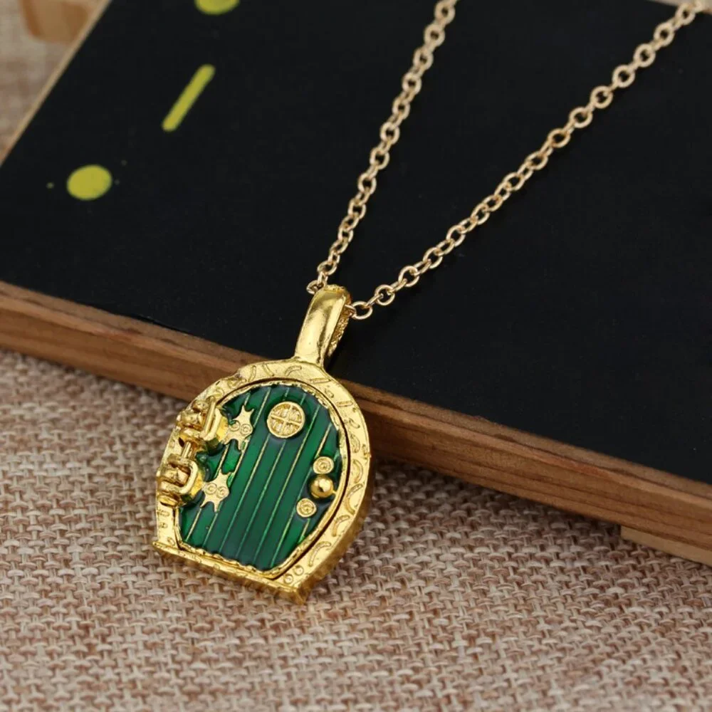 Gold Hobbit Hole, Lord of‎ The Rings Pendant Locket Necklace - Green Door - Picture 3 of 9